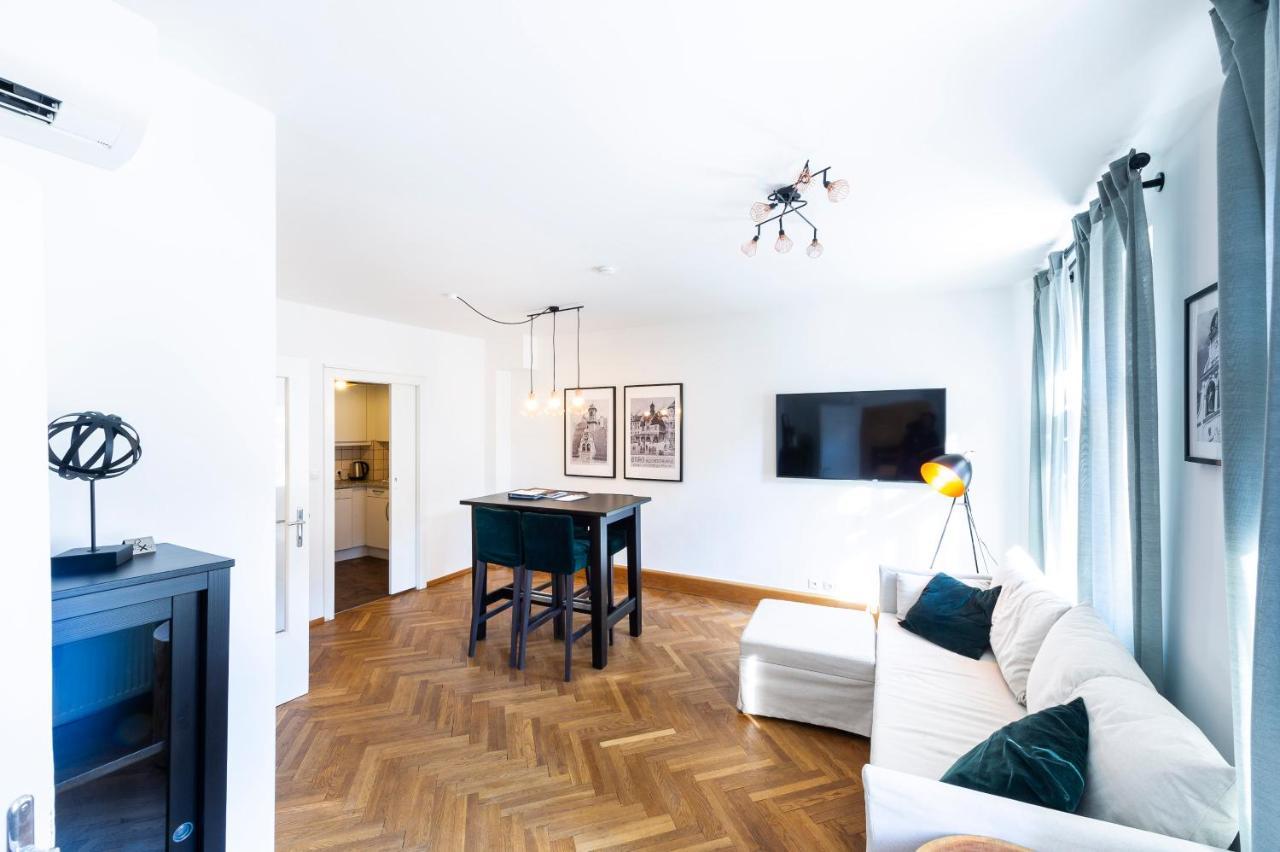 Apartments Am Glockenspielplatz Грац Экстерьер фото